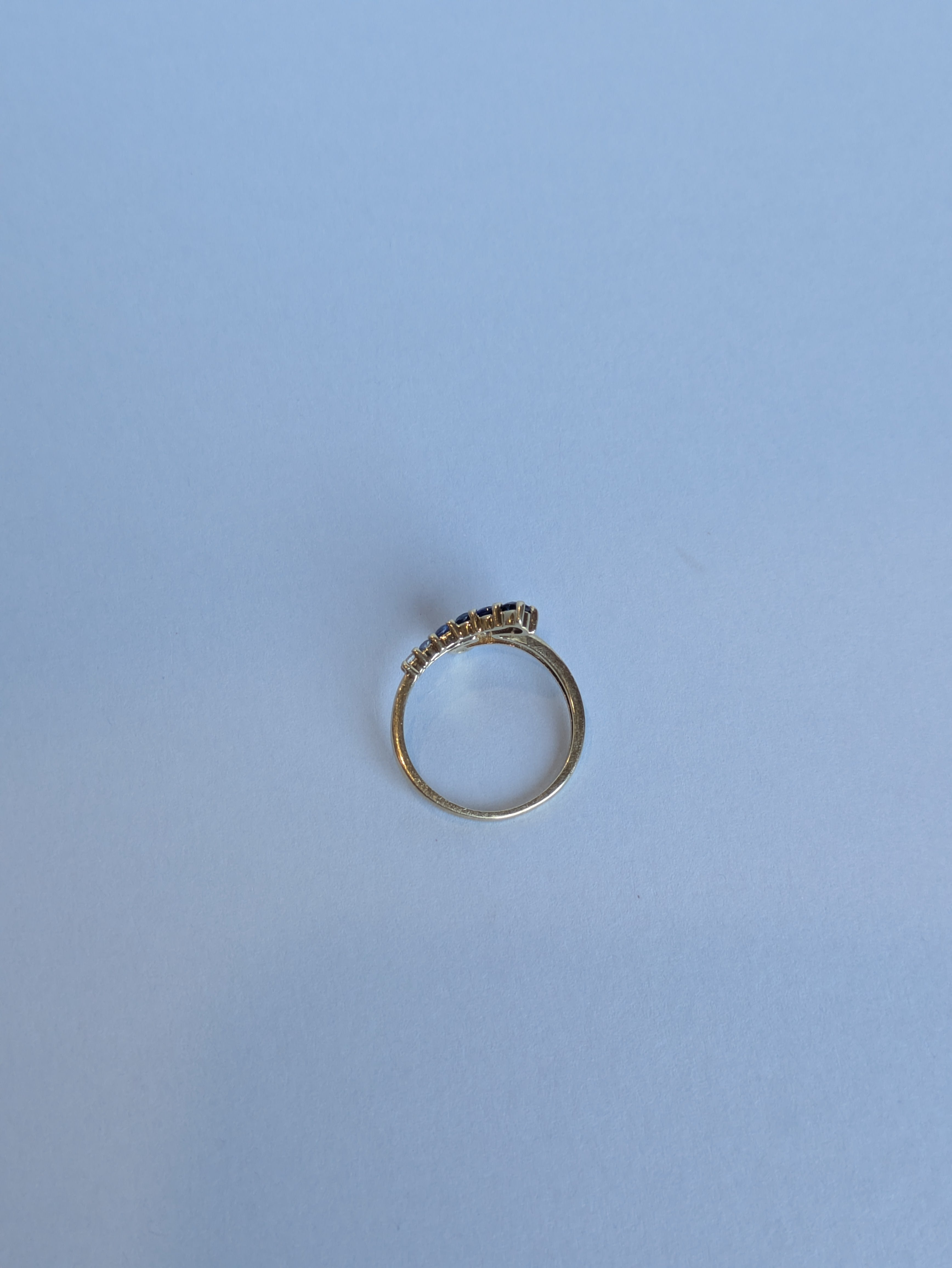 Graduated Colour Sapphire Bypass Ring