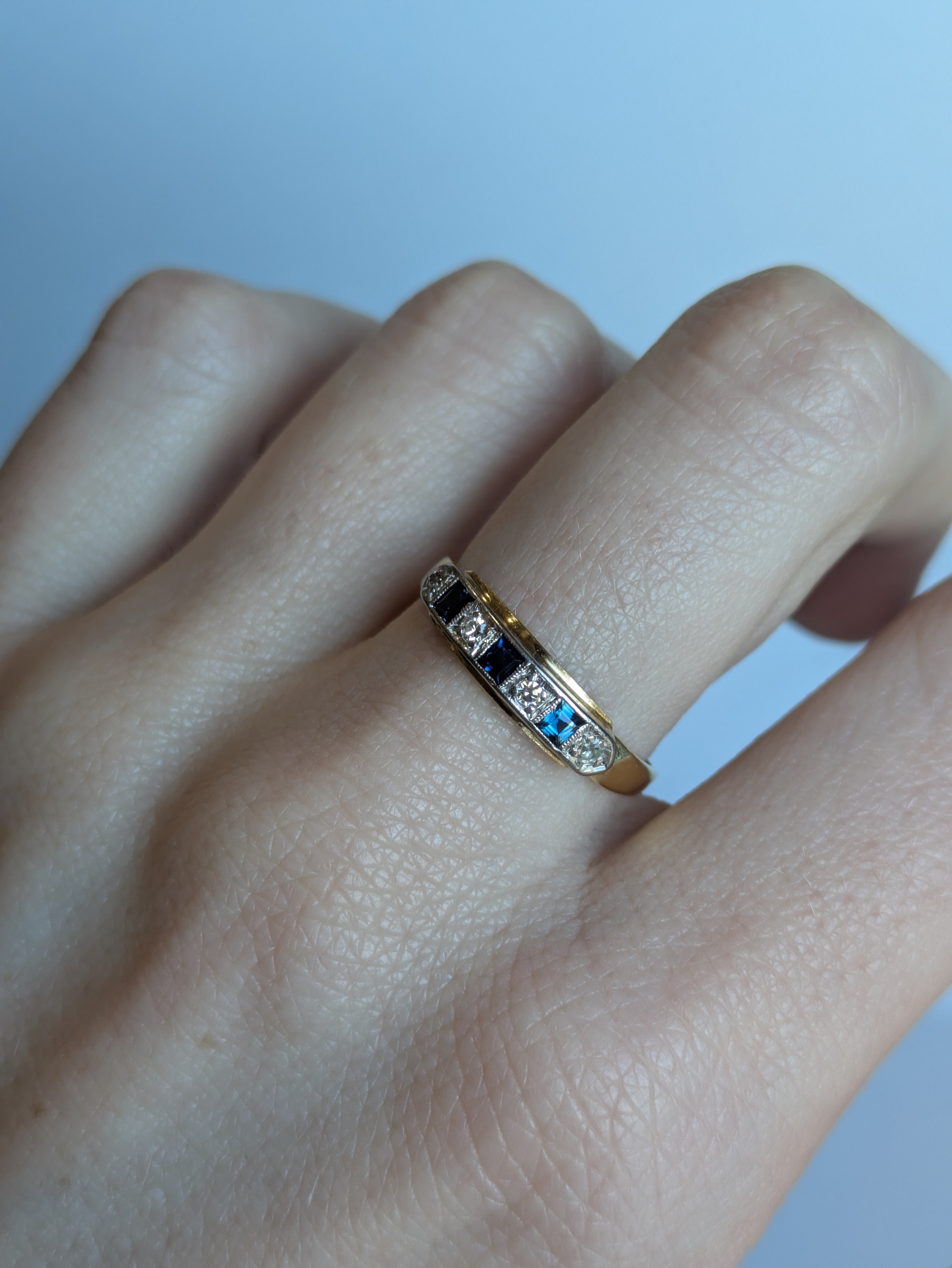 18ct Diamond and Sapphire Ring