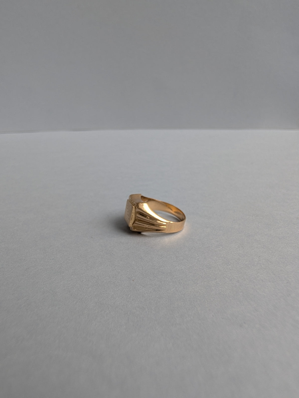 18ct Pinkie Signet Gold Ring