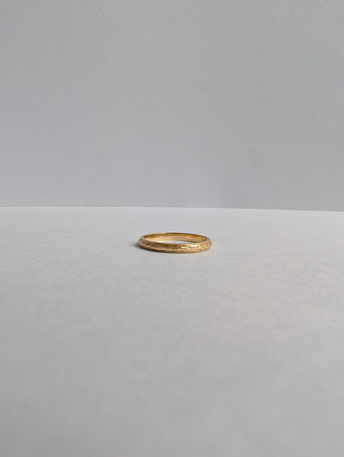18ct Fine Engraved Band