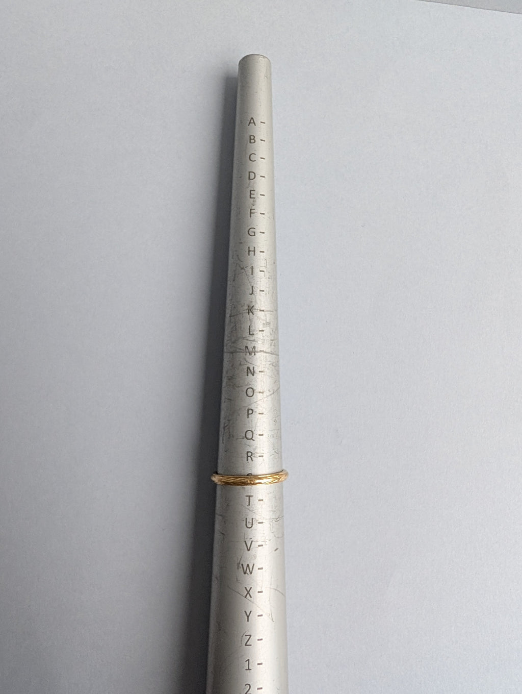 18ct Fine Engraved Band