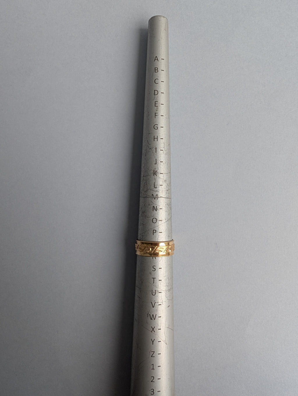 18ct Floral Engraved Band