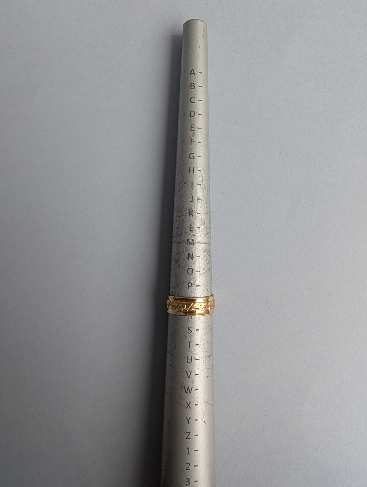 18ct Floral Engraved Band