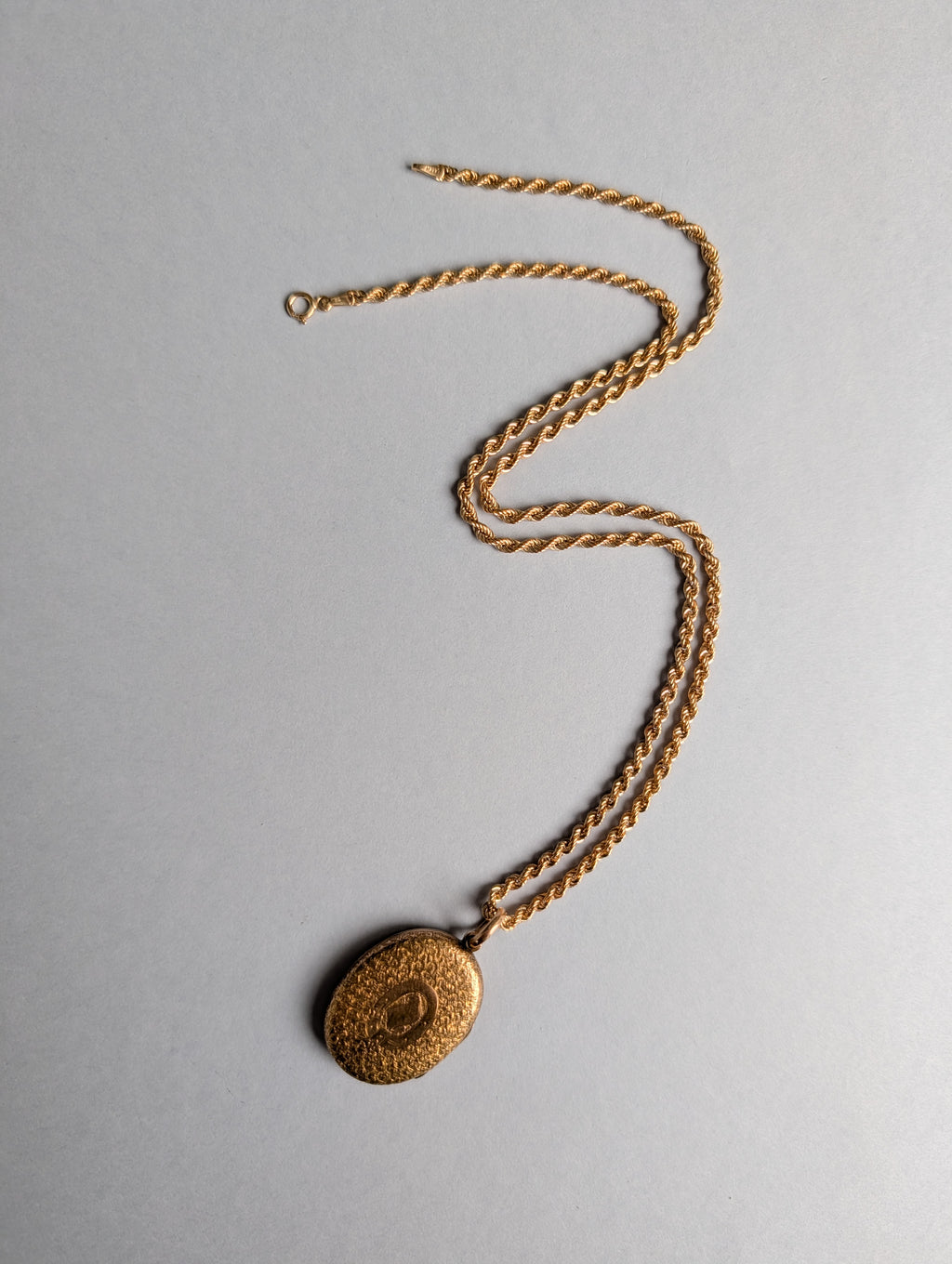 Mid-Tone Gold Rope Chain