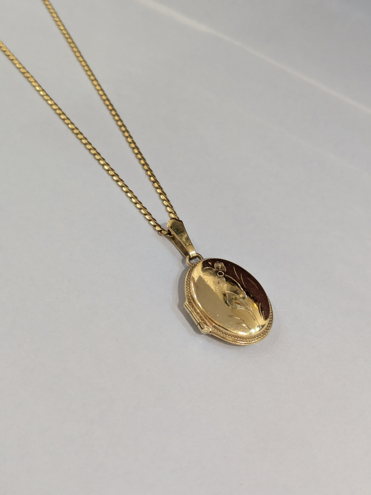 18ct Yellow Serpentine Chain