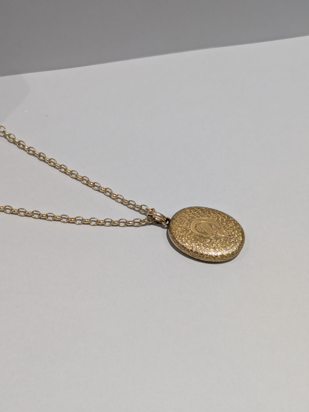 Mid-Tone Yellow Gold Oval Belcher Chain