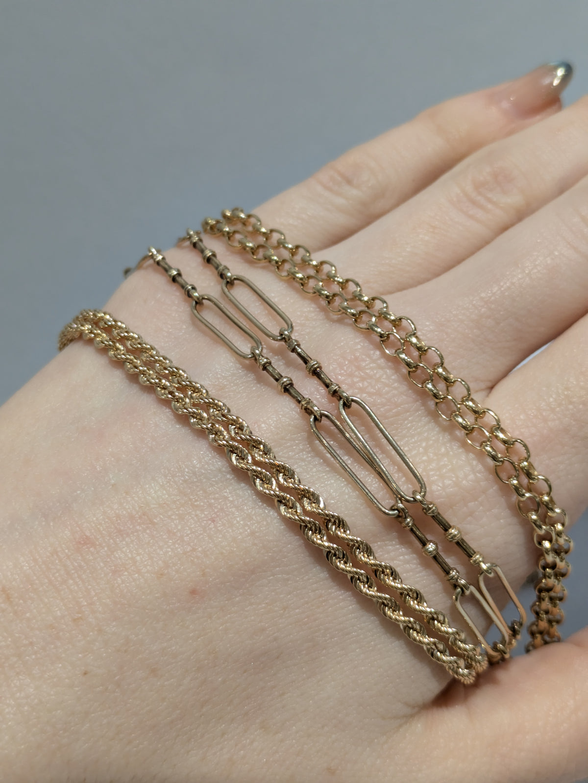 Mid-Tone Yellow Gold Oval Belcher Chain